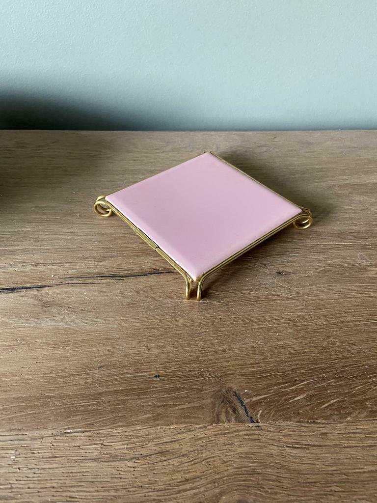 Roze pastel onderlegger goud Boch, Antiek en Kunst, Antiek | Servies los, Ophalen of Verzenden