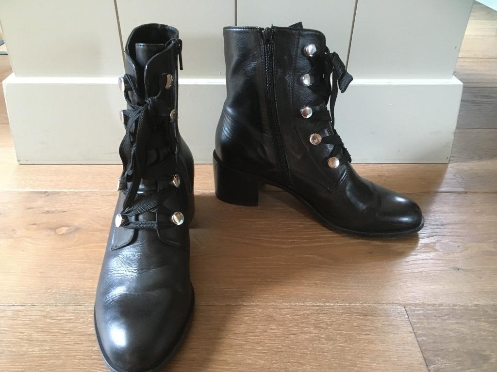 Miss Behave zwarte enkellaarsjes in retrostijl - 39, Kleding | Dames, Zwart, Lage of Enkellaarzen, Ophalen of Verzenden, Zo goed als nieuw