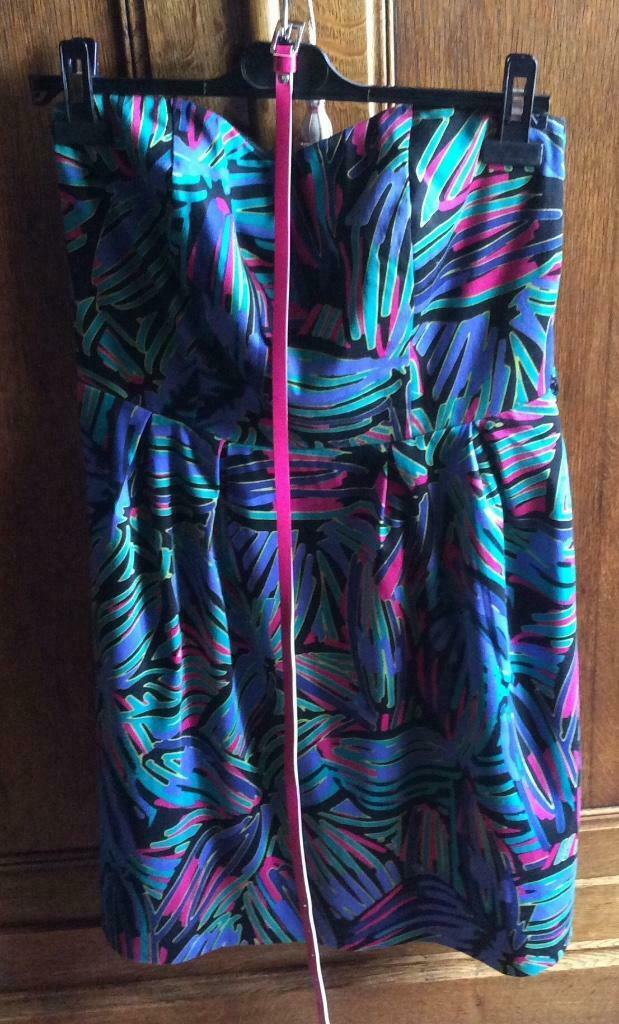 Mooie strapless jurk met riempje., Maat 38/40 (M), Lola & Liza, Ophalen of Verzenden, Zo goed als nieuw