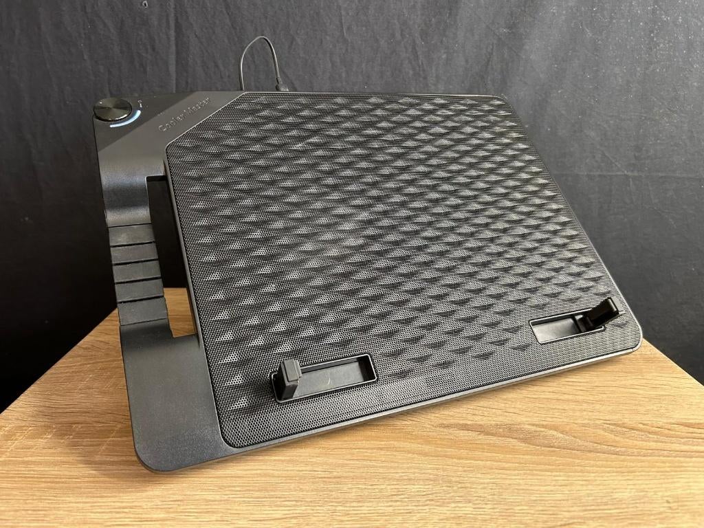 Laptopstandaard met koeling en USB hub, Computers en Software, Ophalen of Verzenden, Gebruikt, Cooler Master, In diepte verstelbaar