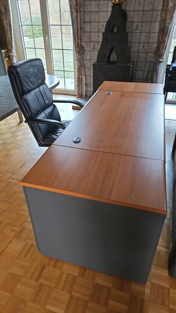 bureau avec chaise, Enlèvement, Réglable en hauteur, Comme neuf