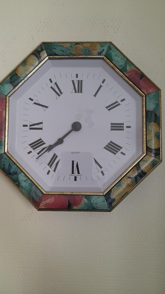 2 horloges murales