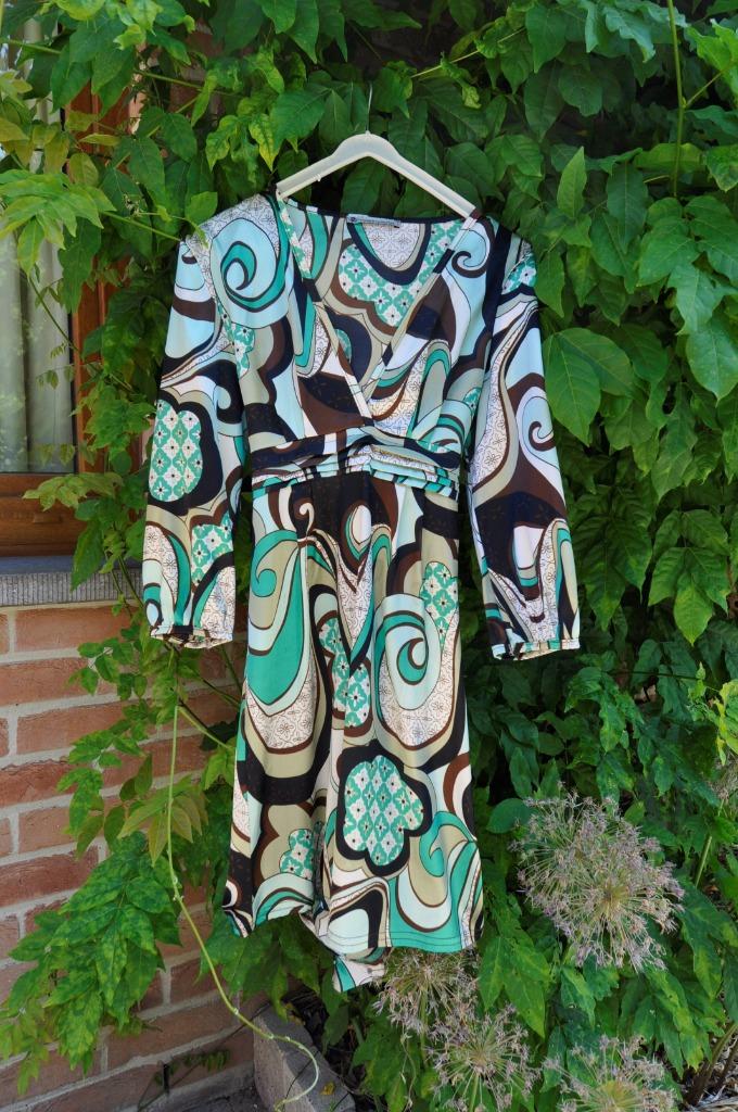 Tunique/robe satinée fluide motif vintage t.XS/S, Enlèvement ou Envoi, Comme neuf, Taille 36 (S)
