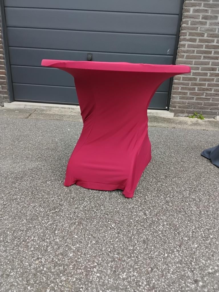 Rode tafelkleden, Ophalen, Gebruikt, Rond, Binnen
