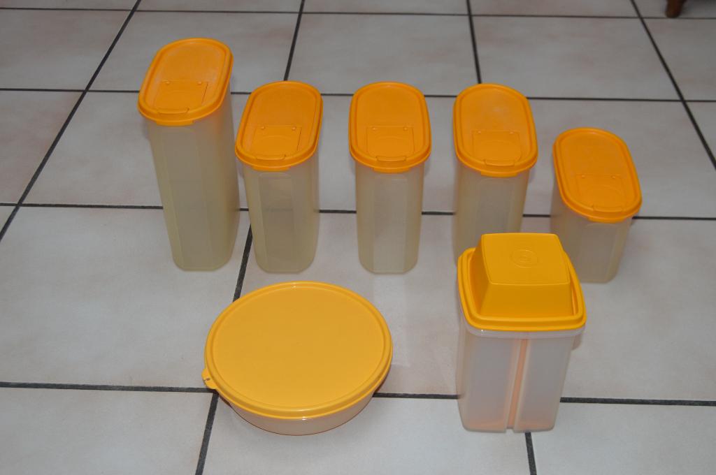TUPPERWARE Lot de Boîtes Gagn-e-space ovale + bols  jaunes, Enlèvement ou Envoi, Utilisé, Jaune, Boîte