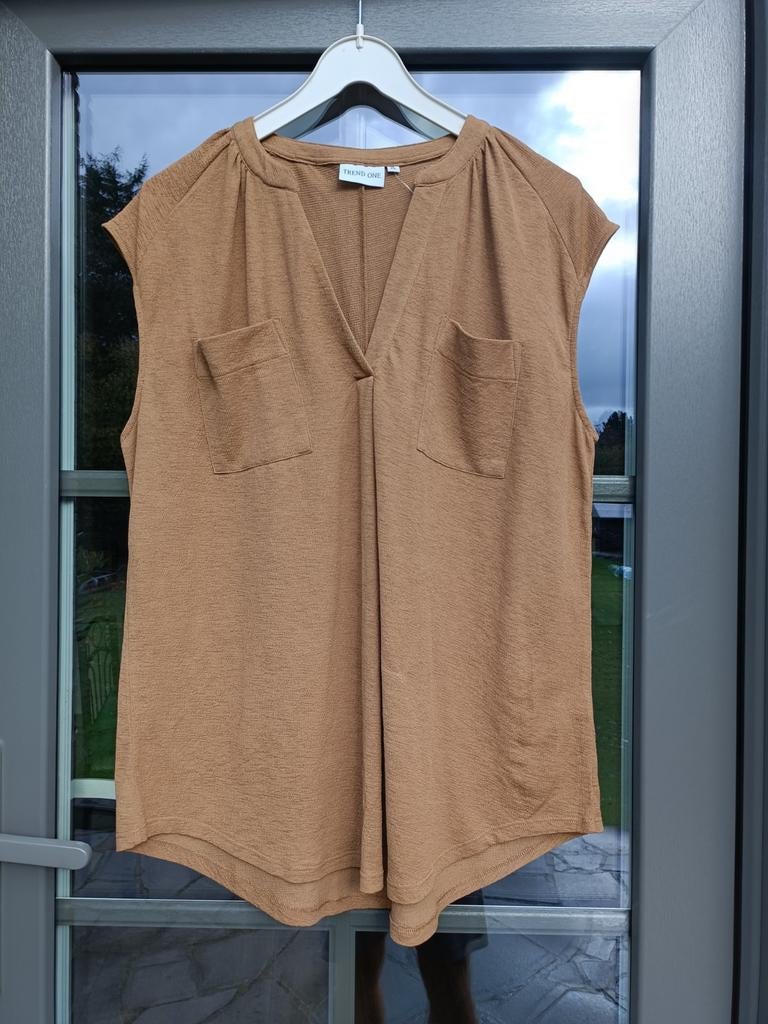 Blouse sans manches neuve col en V Trend One, Enlèvement ou Envoi, Neuf
