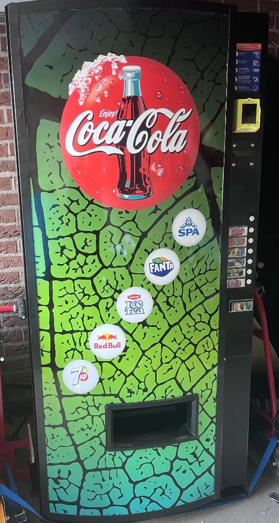 Vending machine / Frisdrank automaat, Ophalen