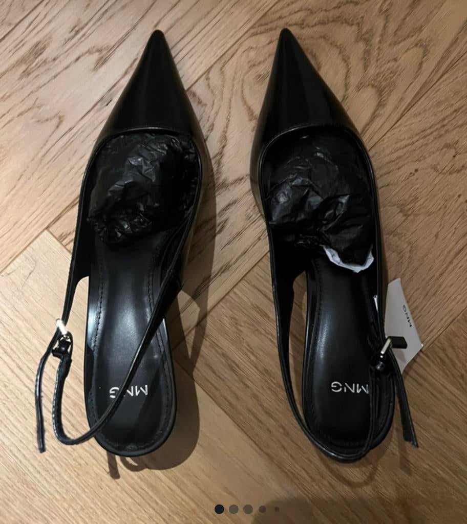 Sandalen met zwarte hak, Ophalen, Zo goed als nieuw, Zwart
