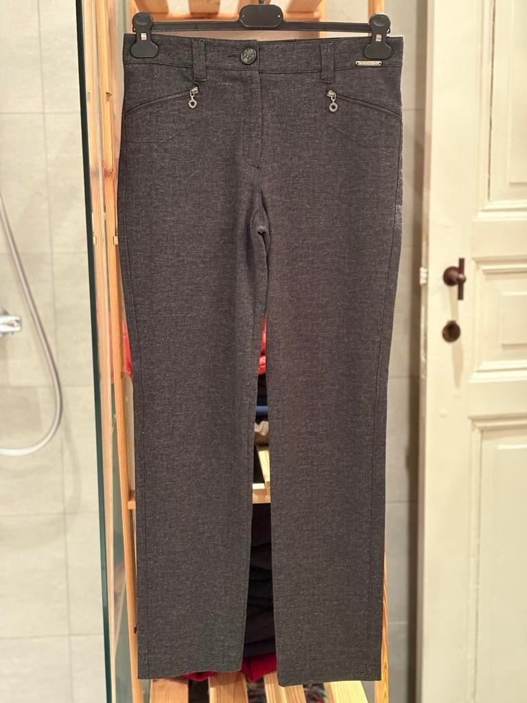 Donkergrijze broek van Divas (BE 38)., Kleding | Dames, Zo goed als nieuw, Ophalen, Maat 38/40 (M), Grijs