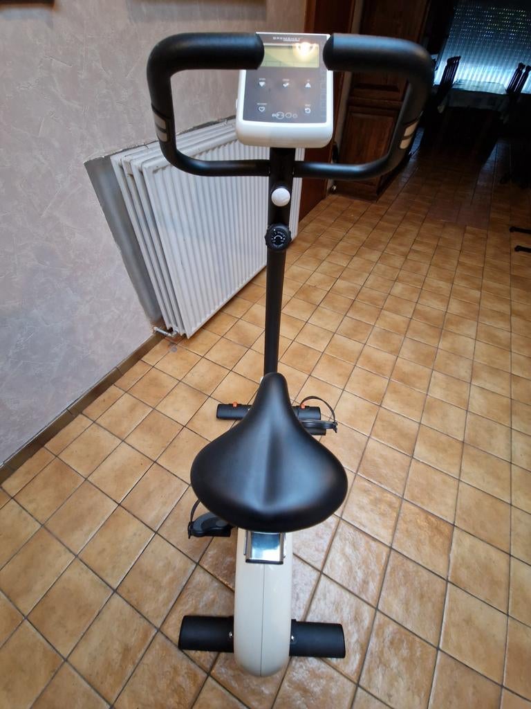 Home trainer breshey sport  zwart. 100€ (thuiszorg winkel), Sport en Fitness, Ophalen