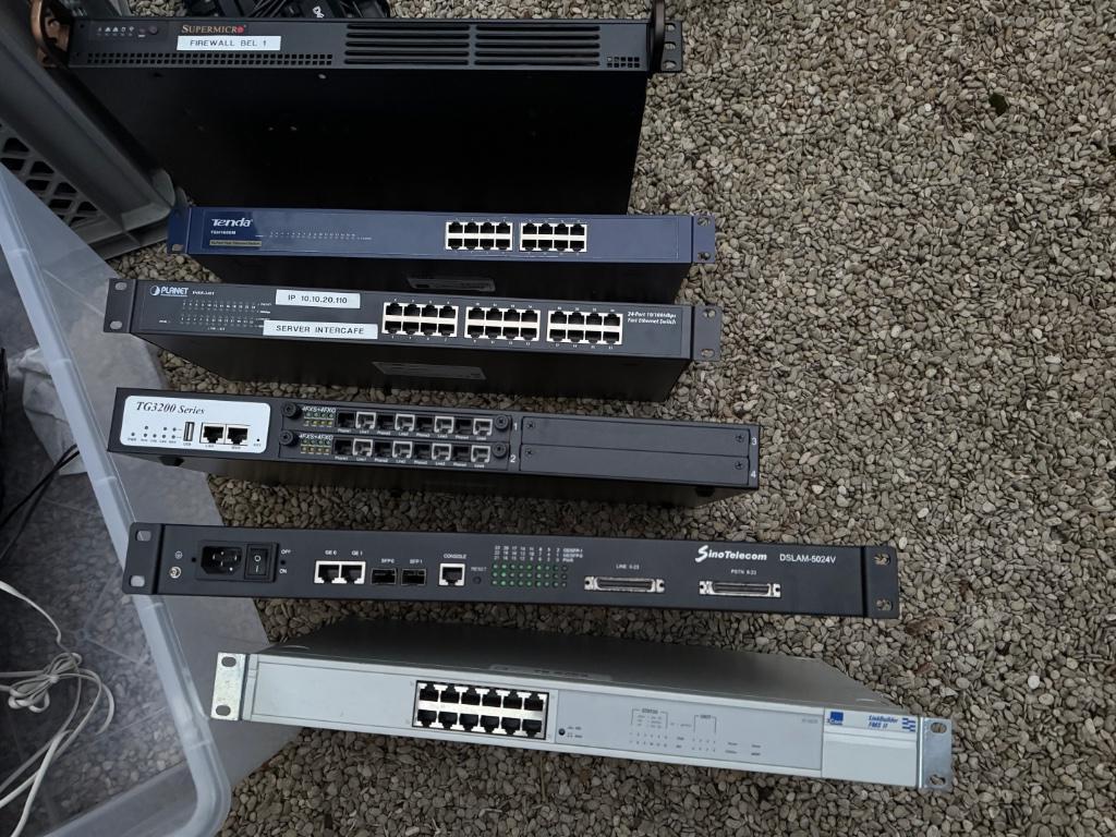 Uitzonderlijk lot ICT - telecommateriaal. Waarde>6.000 euro, Telecommunicatie, ISDN en ADSL, Ophalen of Verzenden, Zo goed als nieuw