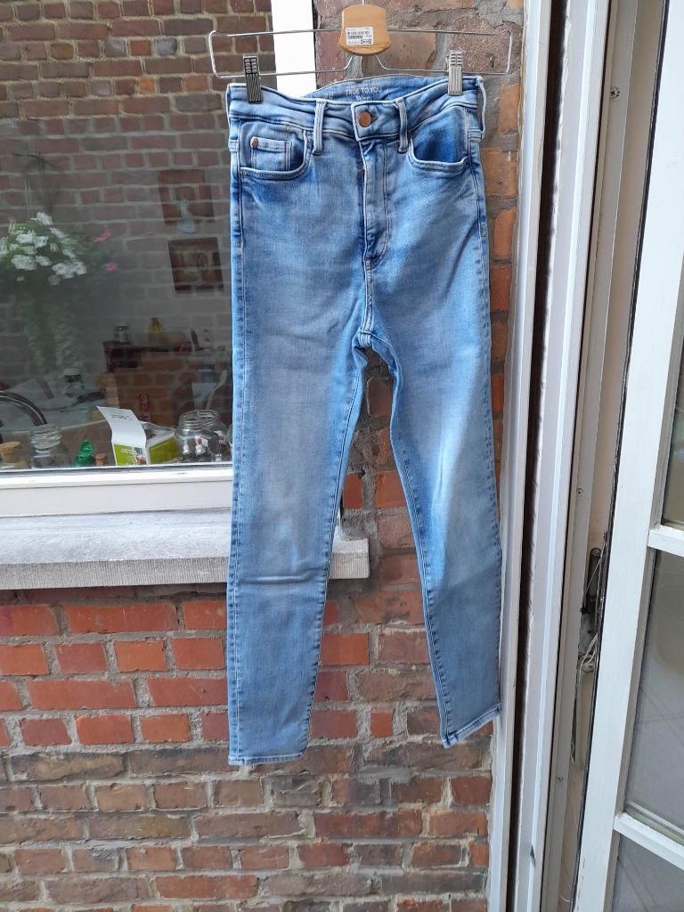Skinny en High Waist Jeansbroek H&M Maat : Small, H&M, Blauw, Ophalen of Verzenden, W27 (confectie 34) of kleiner