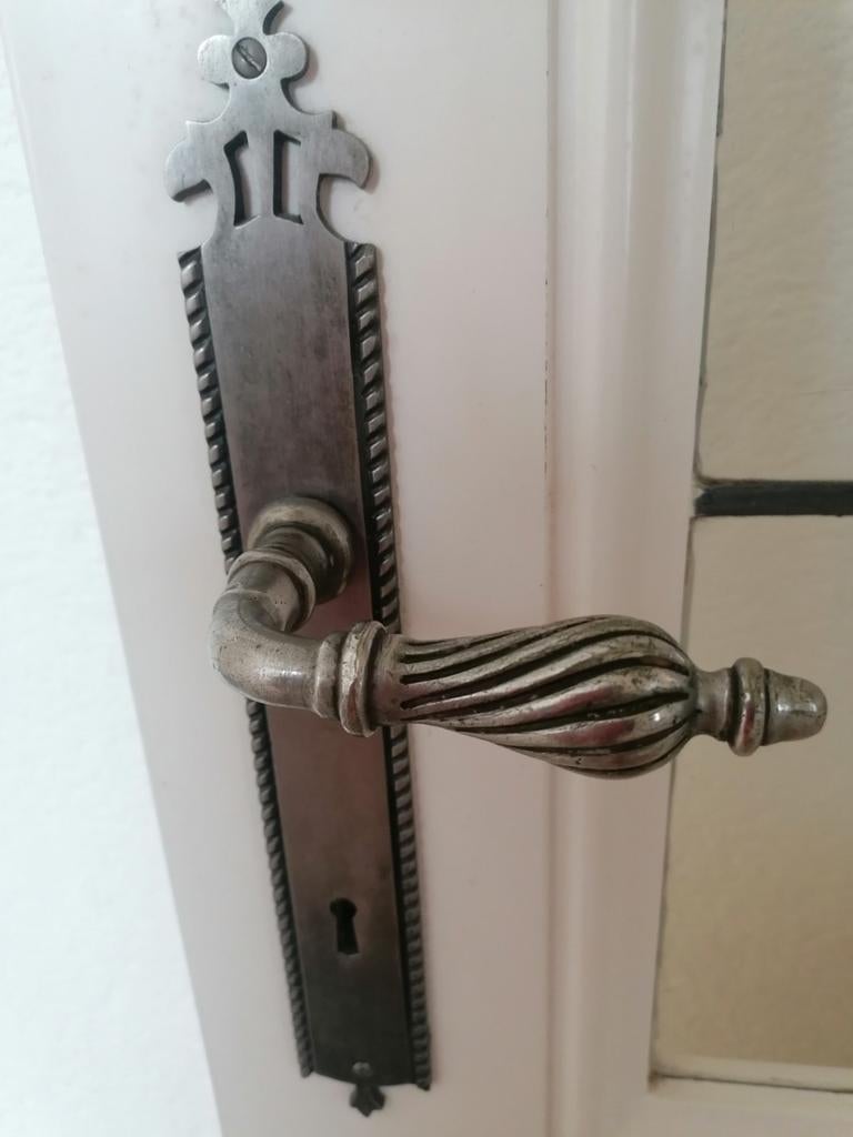 Deurklinken op schild, Antiek en Kunst, Ophalen