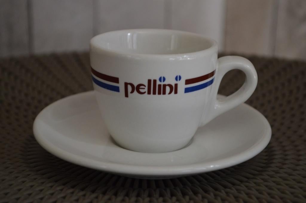 Mokkatasje en onderbordje wit Pellini, Enlèvement ou Envoi, Comme neuf, Porcelaine, Tasse et/ou soucoupe