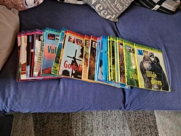 32 boeken atlas voor de jeugd, Boeken, Ophalen, Gelezen
