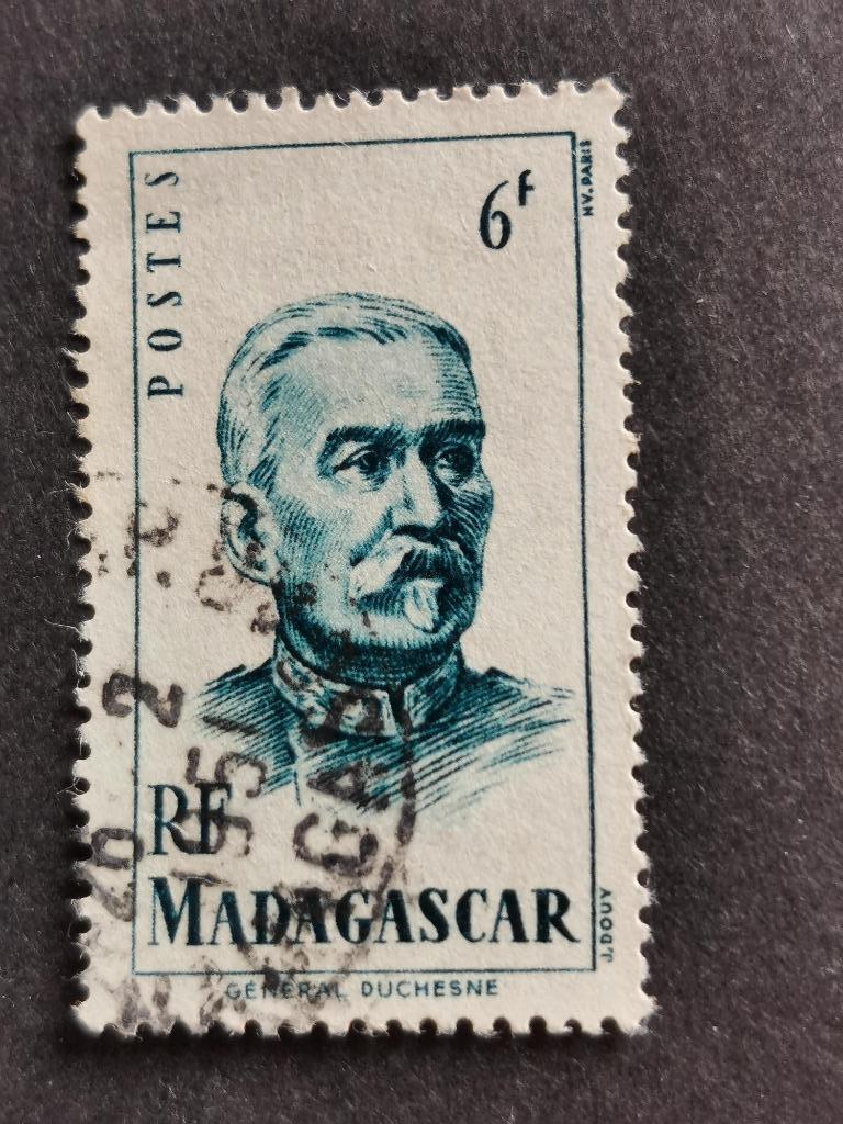 Madagascar 1946 - Generaal Duchesne, Postzegels en Munten, Postzegels | Afrika, Ophalen of Verzenden, Overige landen, Gestempeld