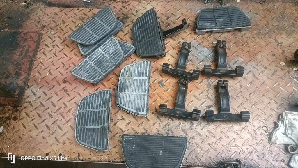 Harley-Davidson achterste voetsteunen touring, Motoren, Ophalen of Verzenden