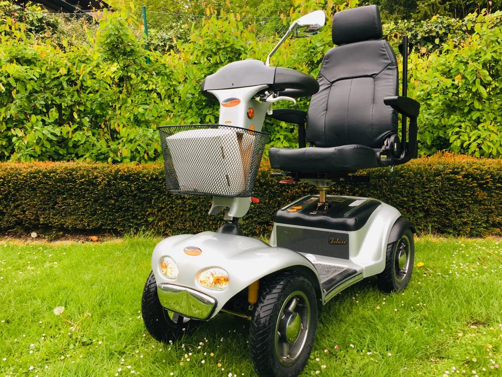 Scootmobiel Shoprider deluxe 4 elektrische invalide scooter, Diversen, Ophalen of Verzenden, Inklapbaar, Zo goed als nieuw, Elektrische rolstoel