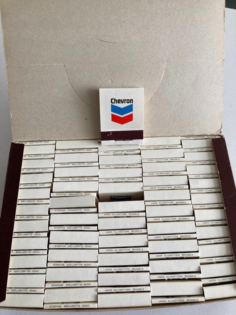 CHEVRON : grand ensemble de cartes de match (Union Matches), Collections, Enlèvement ou Envoi, Comme neuf, Boîtes ou marques d'allumettes