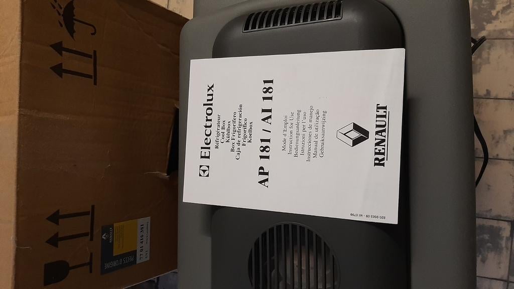 Frigo box Electrolux, Enlèvement, Renault