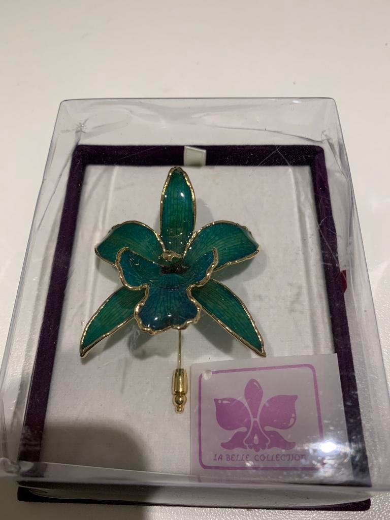 Orchidee broche met goud, 4 tot 7 cm, Nieuw, Ophalen of Verzenden, Groen