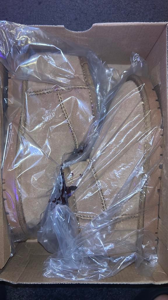 Ugg taille 37 neuf jamais porte, Enlèvement ou Envoi