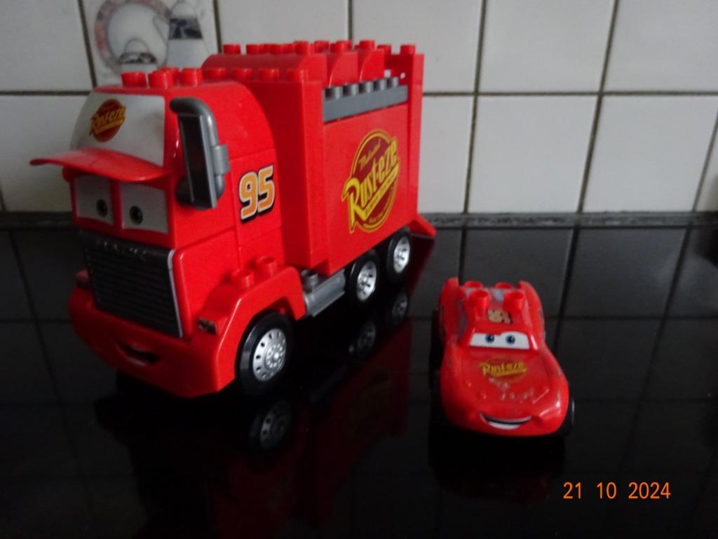 DISNEY CARS MEGA BLOKS LIGHTNING MCQUEEN MACK TRUCK, Ophalen of Verzenden, Megabloks