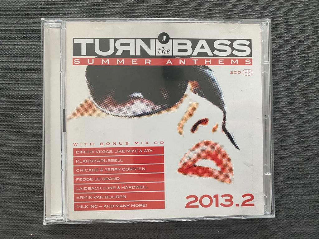 Turn up the bass 2013.2 summer anthems, Cd's en Dvd's, Zo goed als nieuw