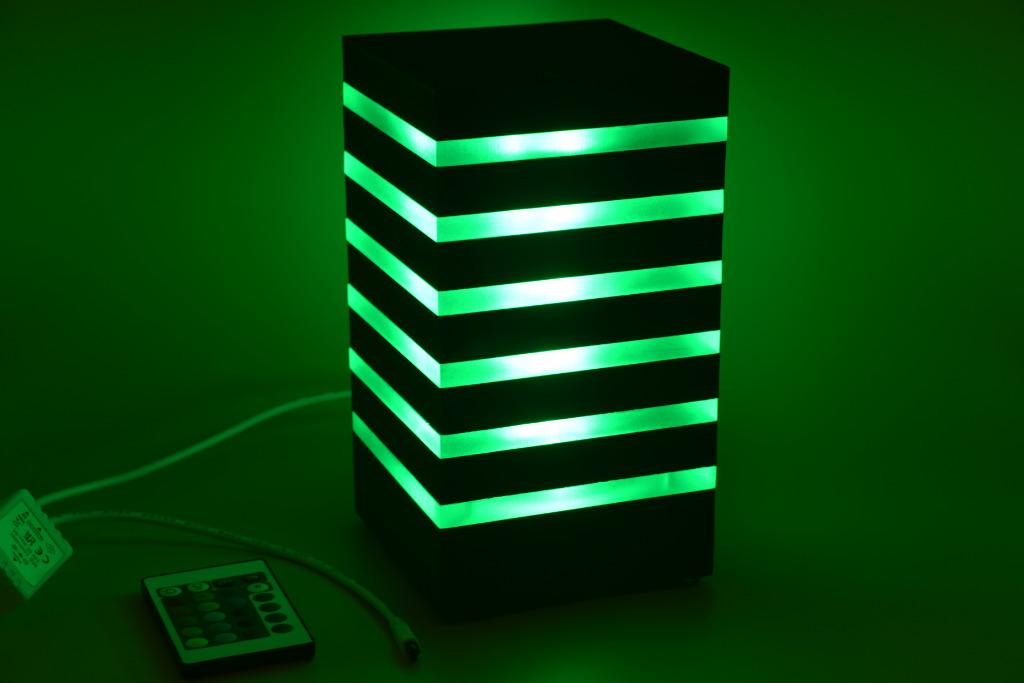 Lampe Design LED Cube RGB - Artisanat, Neuf, Bois, Moins de 50 cm, Enlèvement ou Envoi