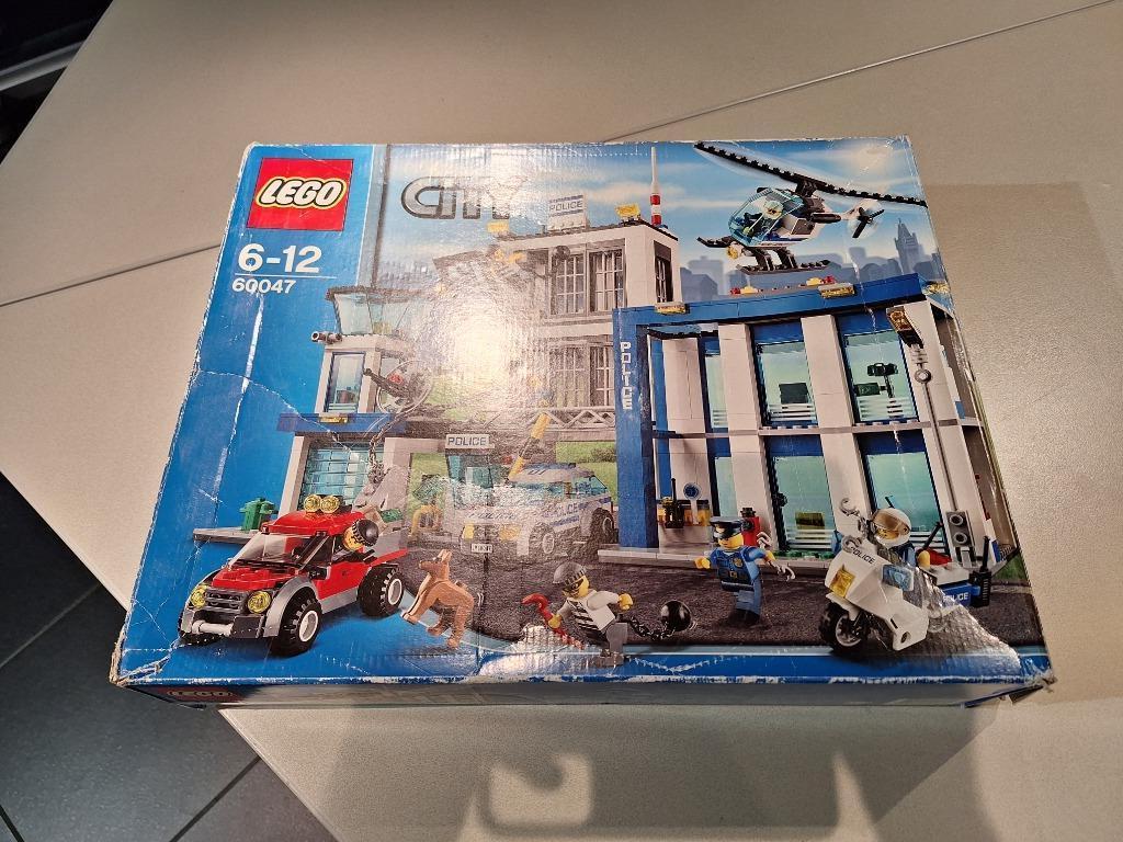 LEGO City Politiebureau - 60047, Kinderen en Baby's, Speelgoed | Duplo en Lego, Ophalen of Verzenden, Zo goed als nieuw, Complete set