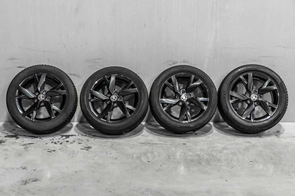 SKODA Octavia 17-Inch Winterset Velgen + Banden, Ophalen, Gebruikt, Skoda