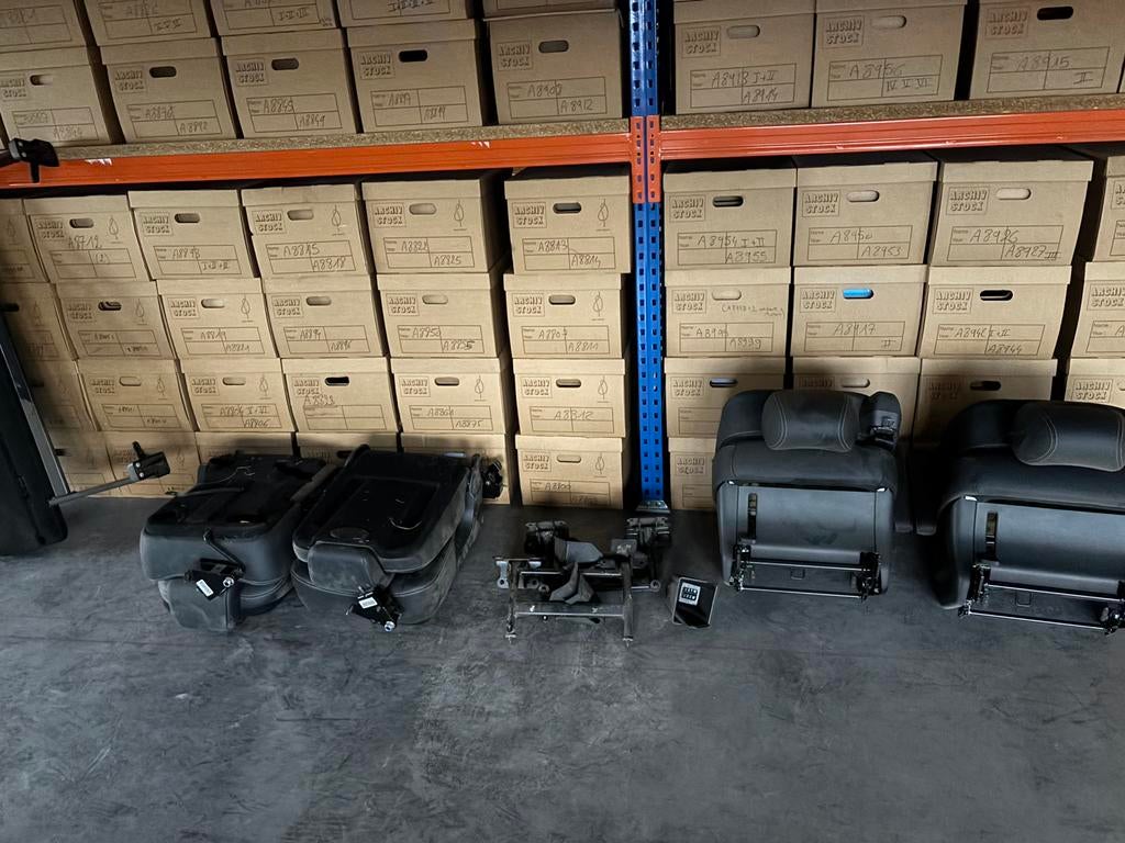 2 defender stoelen na ombouw, Enlèvement