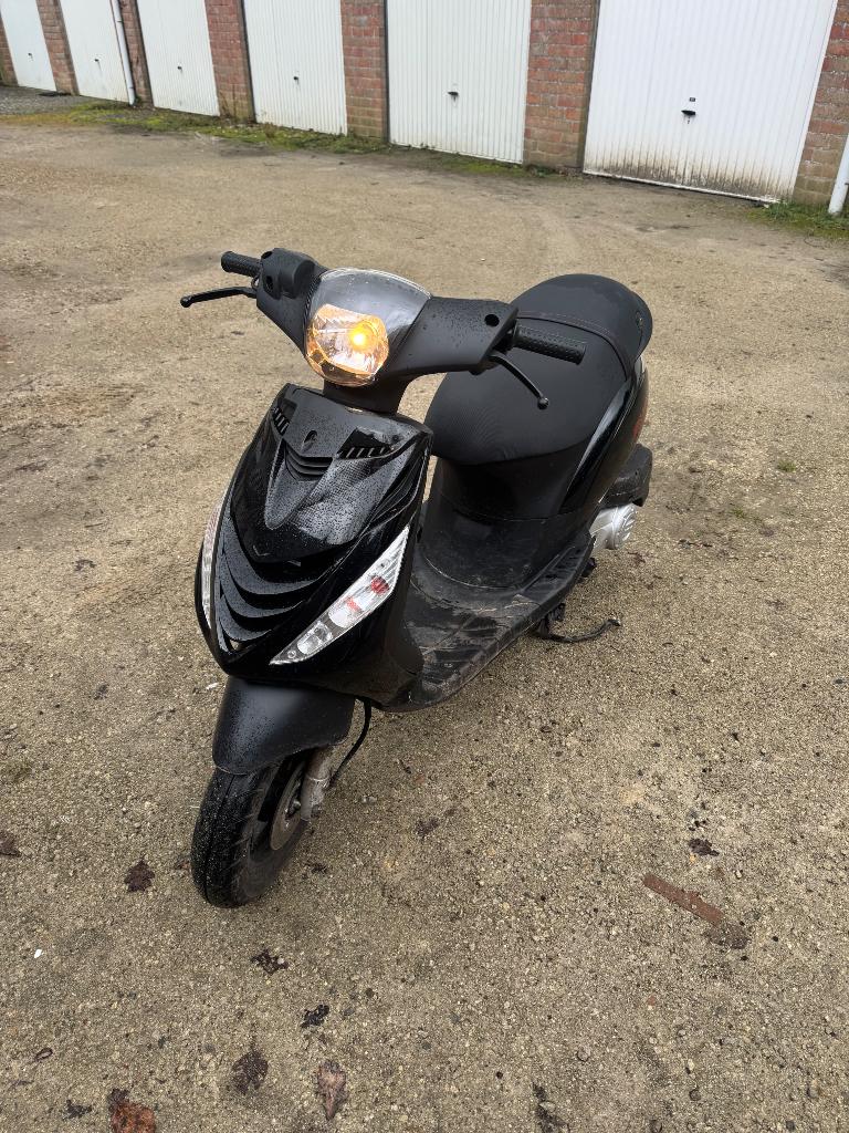 Piaggio zip iget 2024, Fietsen en Brommers, Zip, Klasse A (25 km/u), Ophalen of Verzenden, Zo goed als nieuw