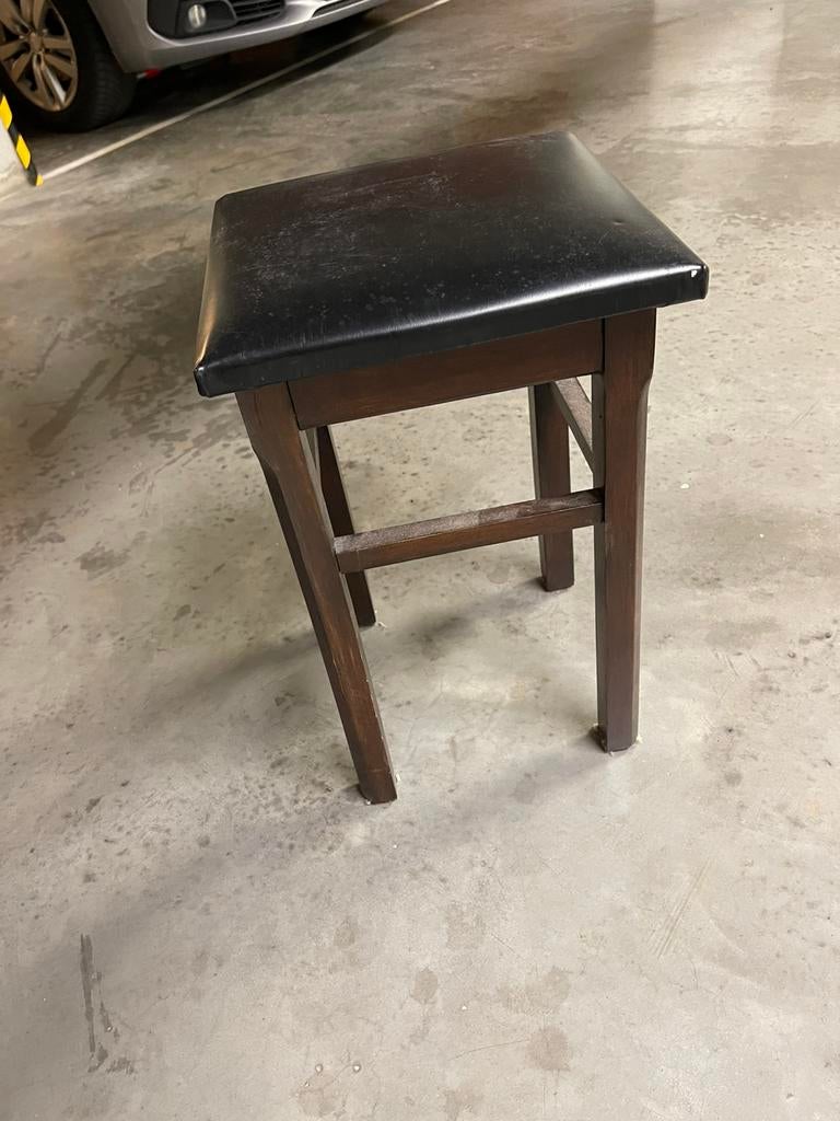 Houten tabouret , scai  zitvlak, Huis en Inrichting, Krukjes, Zo goed als nieuw, Ophalen of Verzenden