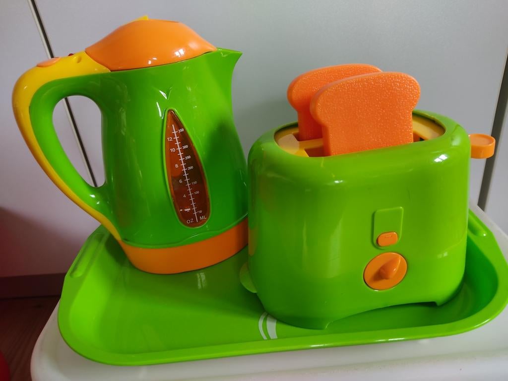Waterkoker en broodrooster, Ophalen of Verzenden, Gebruikt, Kunststof, Speelkeuken-accessoire