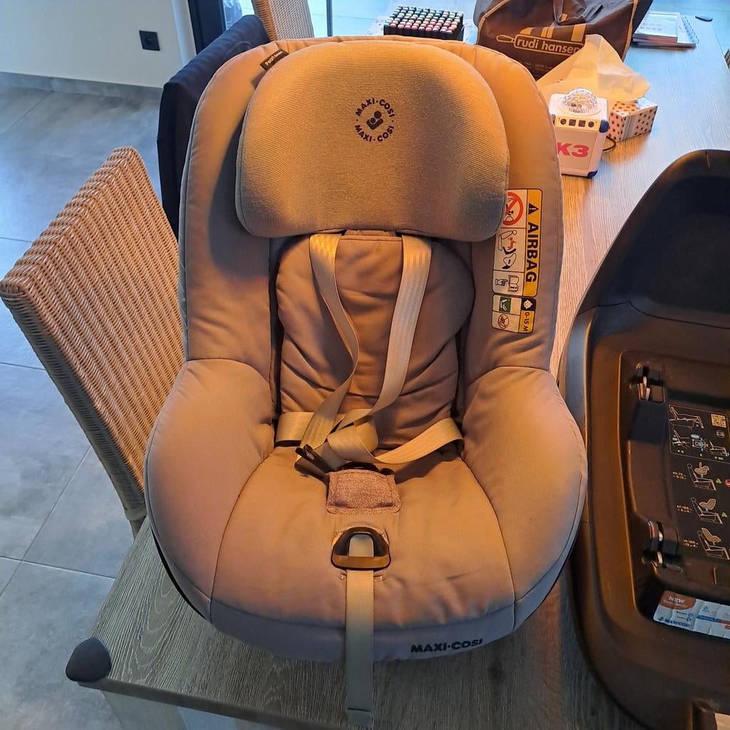 Autostoel maxi cosi+ 2 way fix, Ophalen
