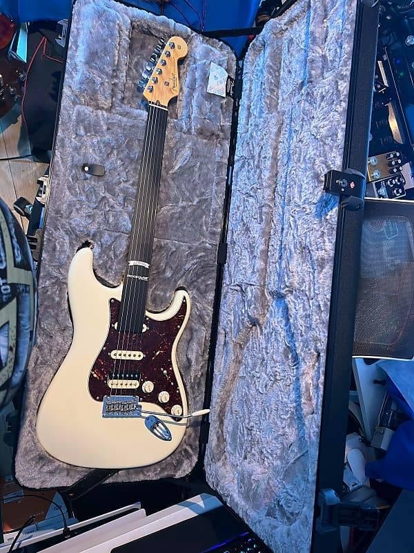 Fender Stratocaster PROFESSIONAL II Olympic White, Enlèvement ou Envoi, Comme neuf, Électrique, 6 cordes