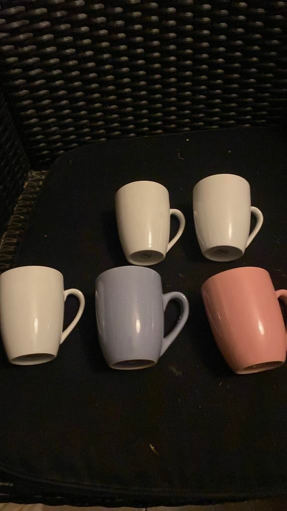5 stuks tassen, Ophalen, Zo goed als nieuw