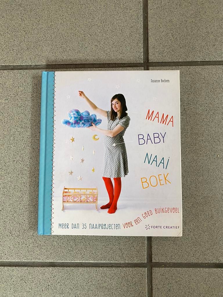 Mama baby naai boek, Hobby en Vrije tijd, Naaien en Fournituren, Ophalen of Verzenden, Zo goed als nieuw