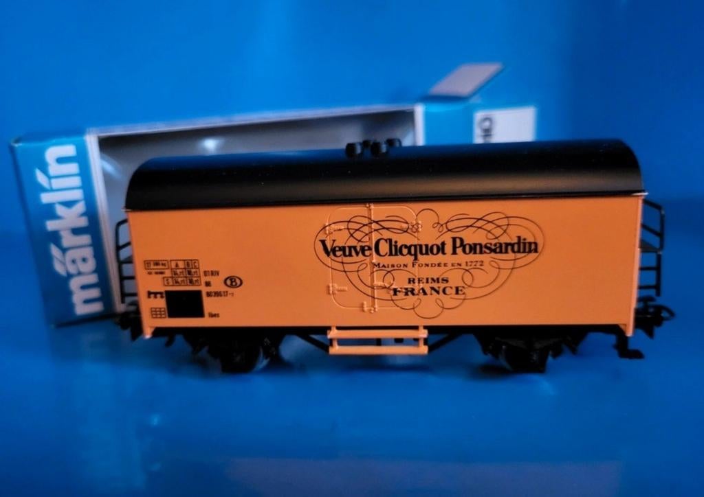 Koelwagen NMBS "Veuve Clicquot Ponsardin" HO Märklin, Ophalen of Verzenden, Zo goed als nieuw, Märklin