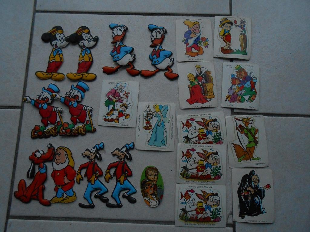 Personnages Plasteco pub floqués vintage Disney + autocollan, Enlèvement, Comme neuf, Image ou Affiche