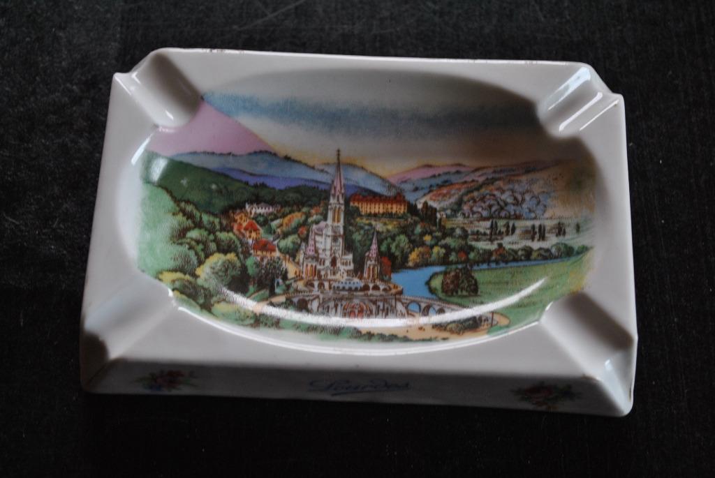 Cendrier porcelaine de Limoges Thabard Souvenir de Lourdes, Enlèvement ou Envoi