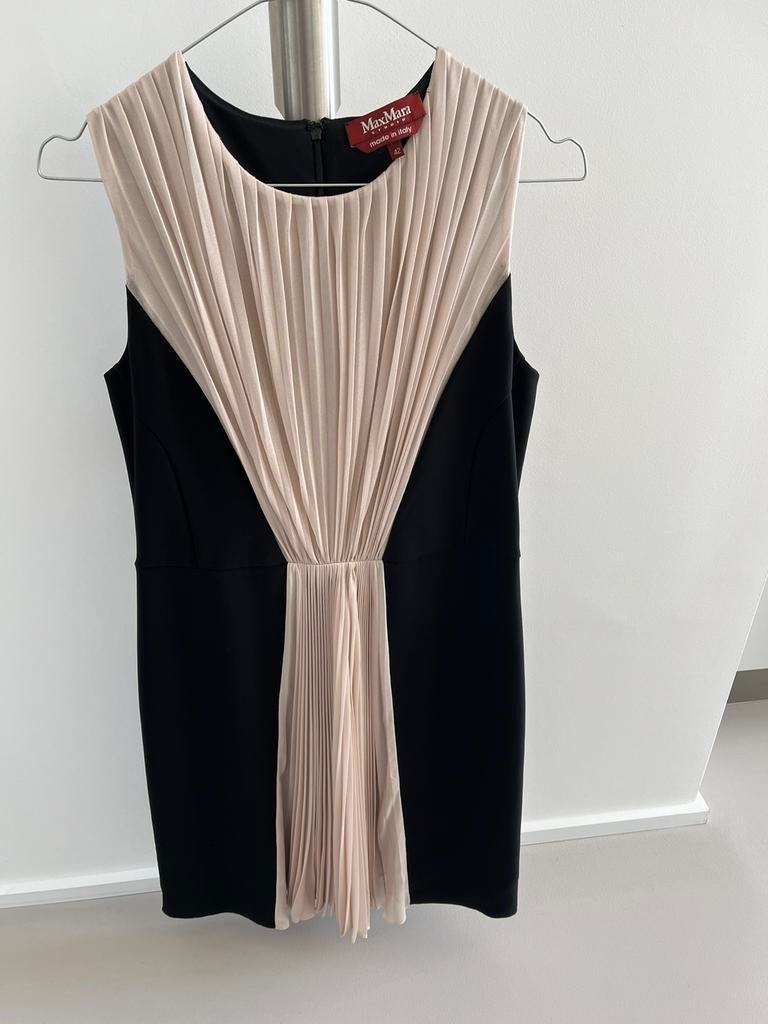 Kleed Max Mara (38), Ophalen of Verzenden, Zo goed als nieuw, Zwart