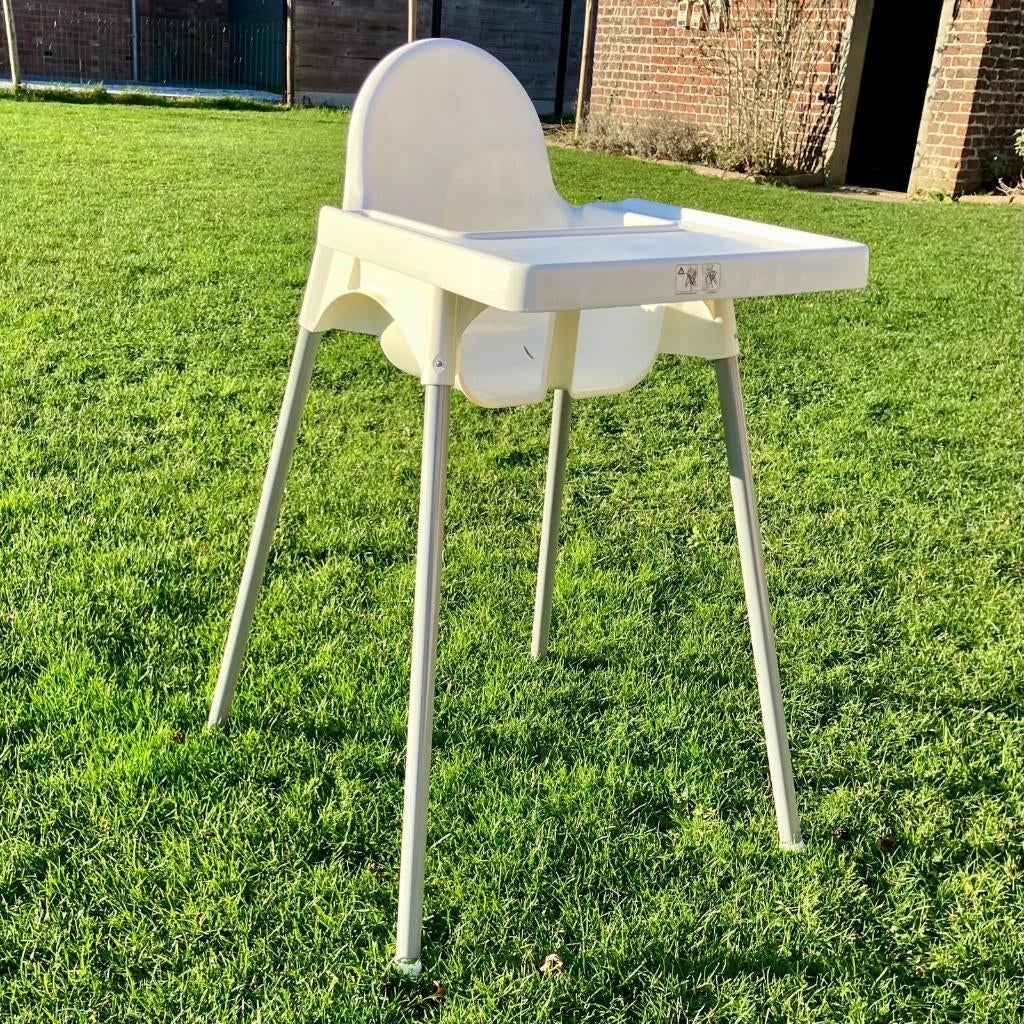 Baby kinder stoel met tafel. Makelijk uit elkaar te klikken., Ophalen, Zo goed als nieuw, Afneembaar eetblad