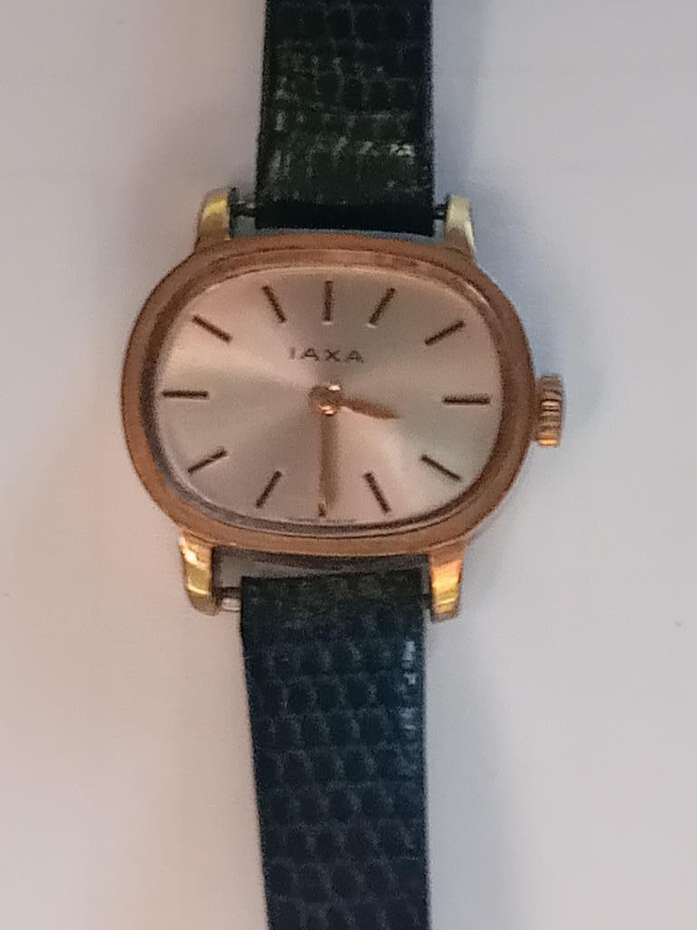 Montres diverses, Bijoux, Sacs & Beauté, Montres | Femmes, Utilisé, Montre-bracelet, Acier, Enlèvement ou Envoi