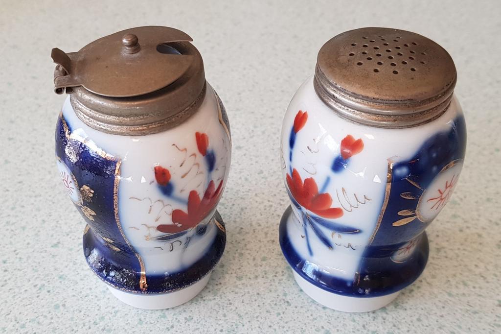 Set van porceleinen zout en mosterdpotje, Ophalen of Verzenden