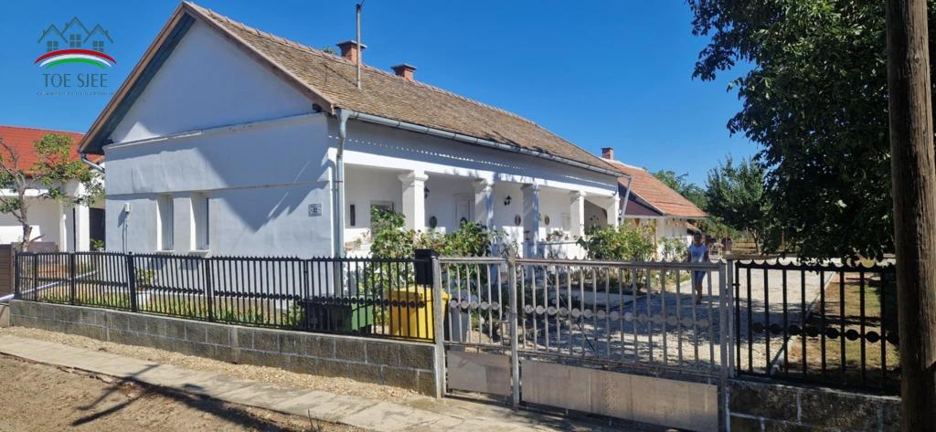 Te koop in Hongarije - Abádszalók (idn250902) 29.900.000HUF, Immo, 96 m², Overige soorten, Overig Europa, 3 kamers