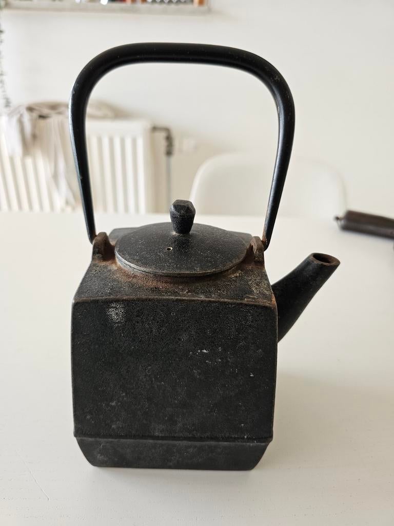 Vintage vierkante Japanse gietijzeren Tetsubin ceremonie the, Ophalen of Verzenden