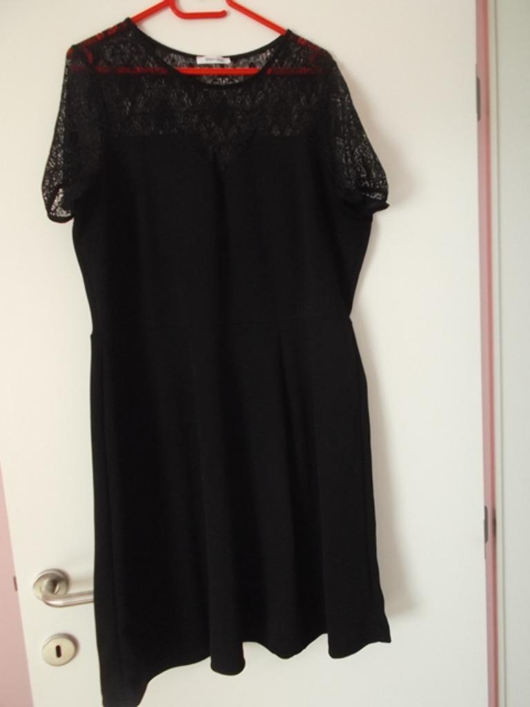 Jurk Paprika maat S - 44, Kleding | Dames, Jurken, Zwart, Maat 42/44 (L), Ophalen of Verzenden, Paprika