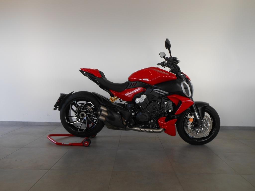 Ducati Diavel V4, 1158 cm³, Entreprise, Plus de 35 kW, 4 cylindres